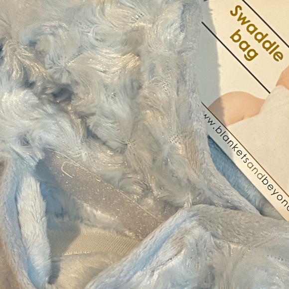 NWT Blankets & Beyond Blue Swaddle Beautiful Baby Blue Color. Perfect for Baby! - Picture 6 of 13